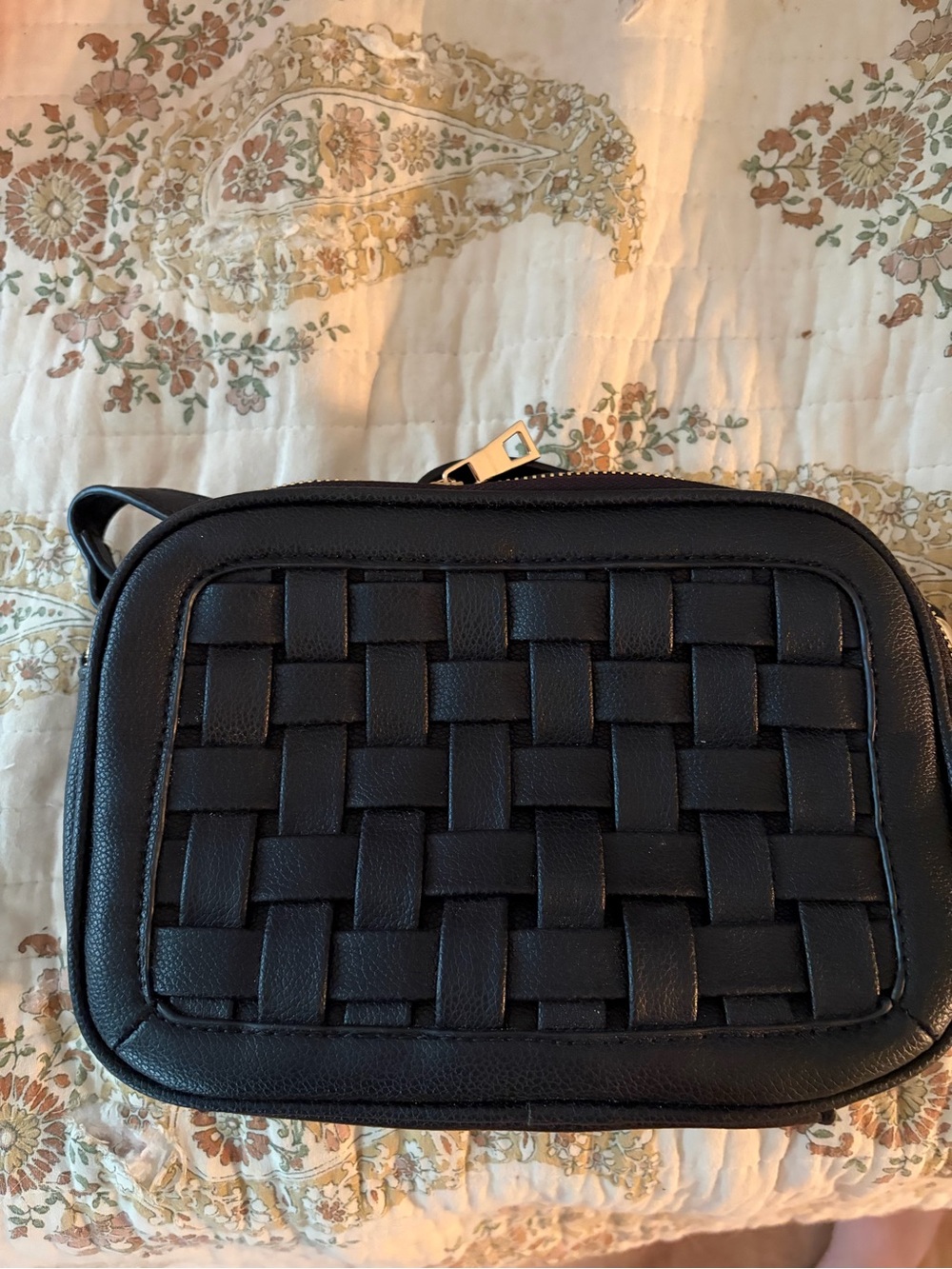 Classic Woven Crossbody Bag - Black